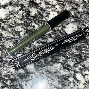 KVD Everlasting Liquid Lipstick in Bold Green